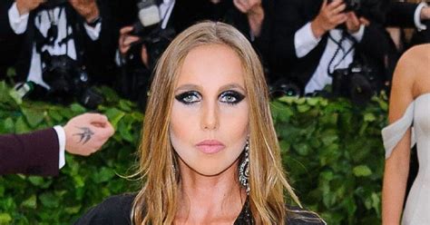 figlia della versace|Chi è Allegra Versace, la figlia di Donatella Versace.